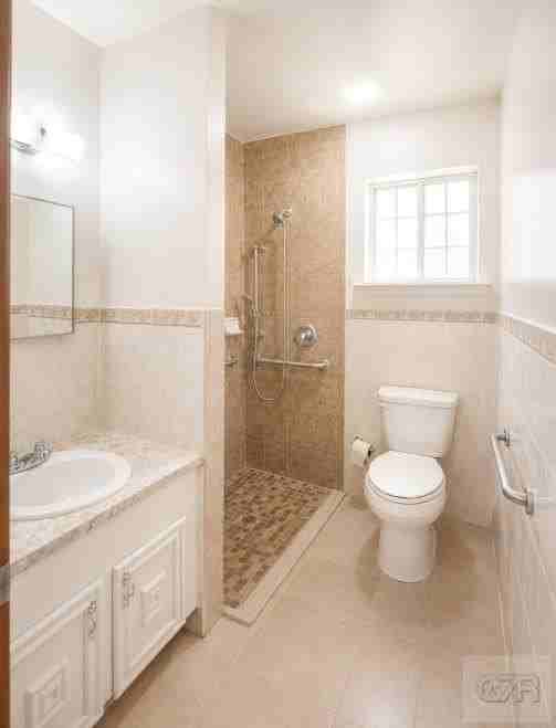 138 Midway Dr - Photo 5 of 10
