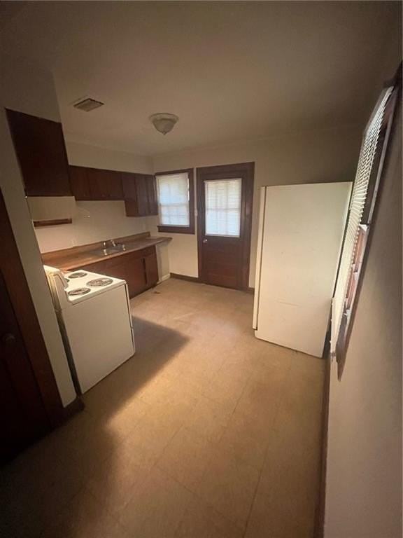 256 12th Ave - Photo 4 of 9