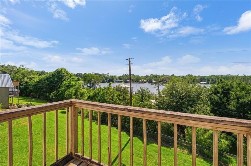 337 Riverbend Dr - Photo 2 of 31