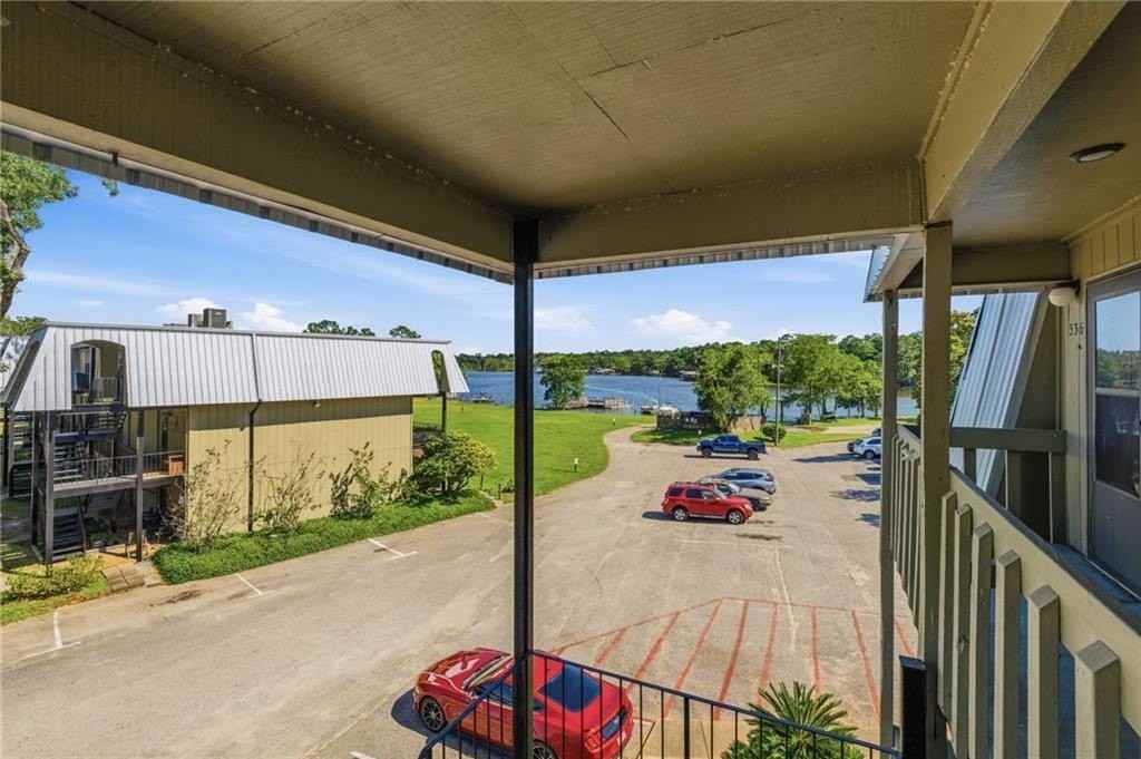337 Riverbend Dr - Photo 3 of 31