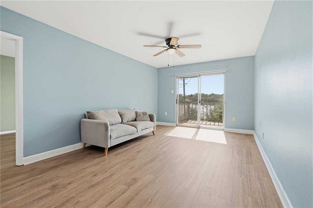 337 Riverbend Dr - Photo 5 of 31