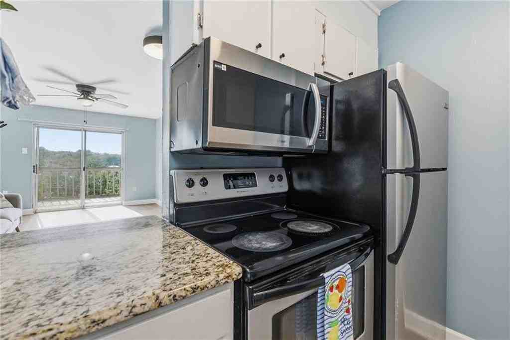 337 Riverbend Dr - Photo 7 of 31