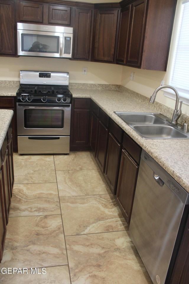 12928 Hueco Pit Dr - Photo 7 of 27
