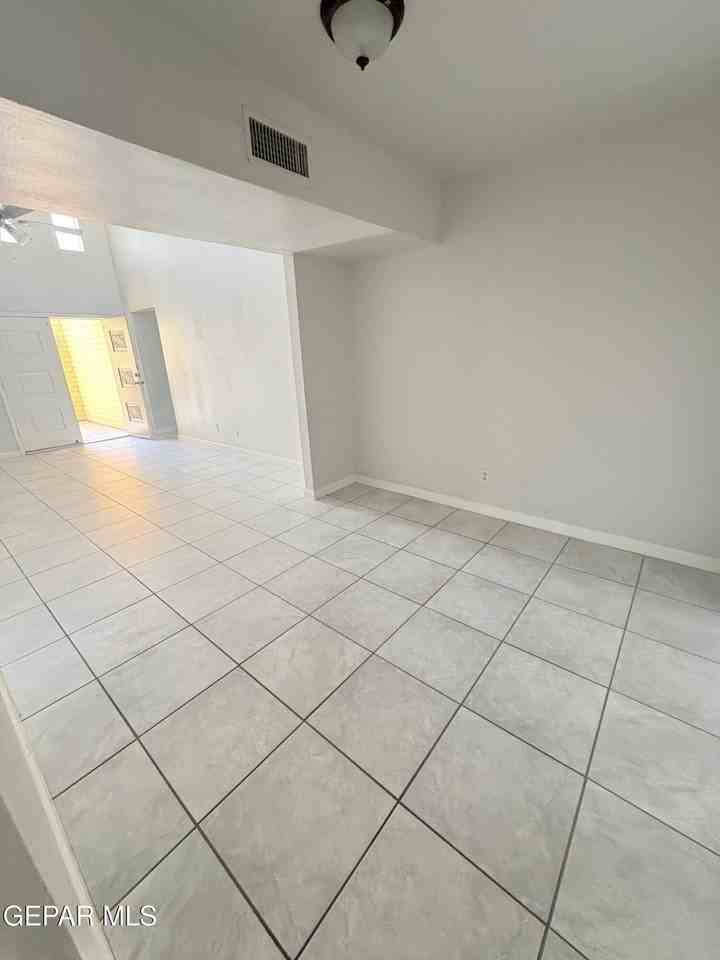 1587 Catham Cir - Photo 3 of 16