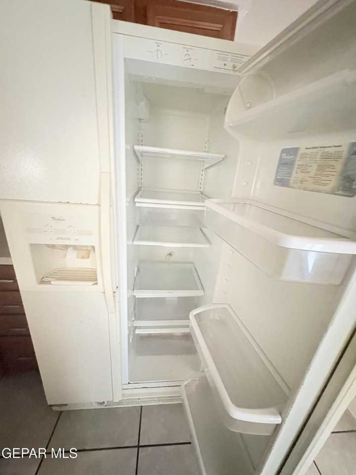 1587 Catham Cir - Photo 4 of 16
