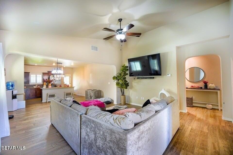 2105 Tim Foster St - Photo 4 of 31
