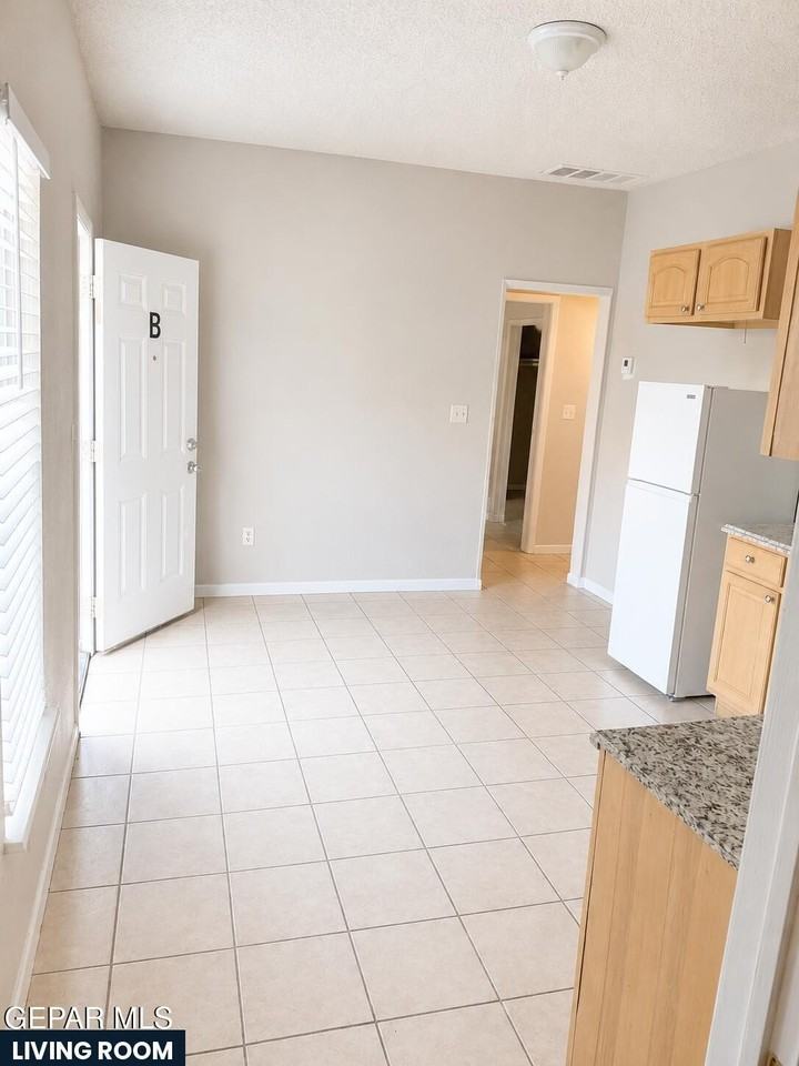 1305 E San Antonio Ave #B - Photo 4 of 8