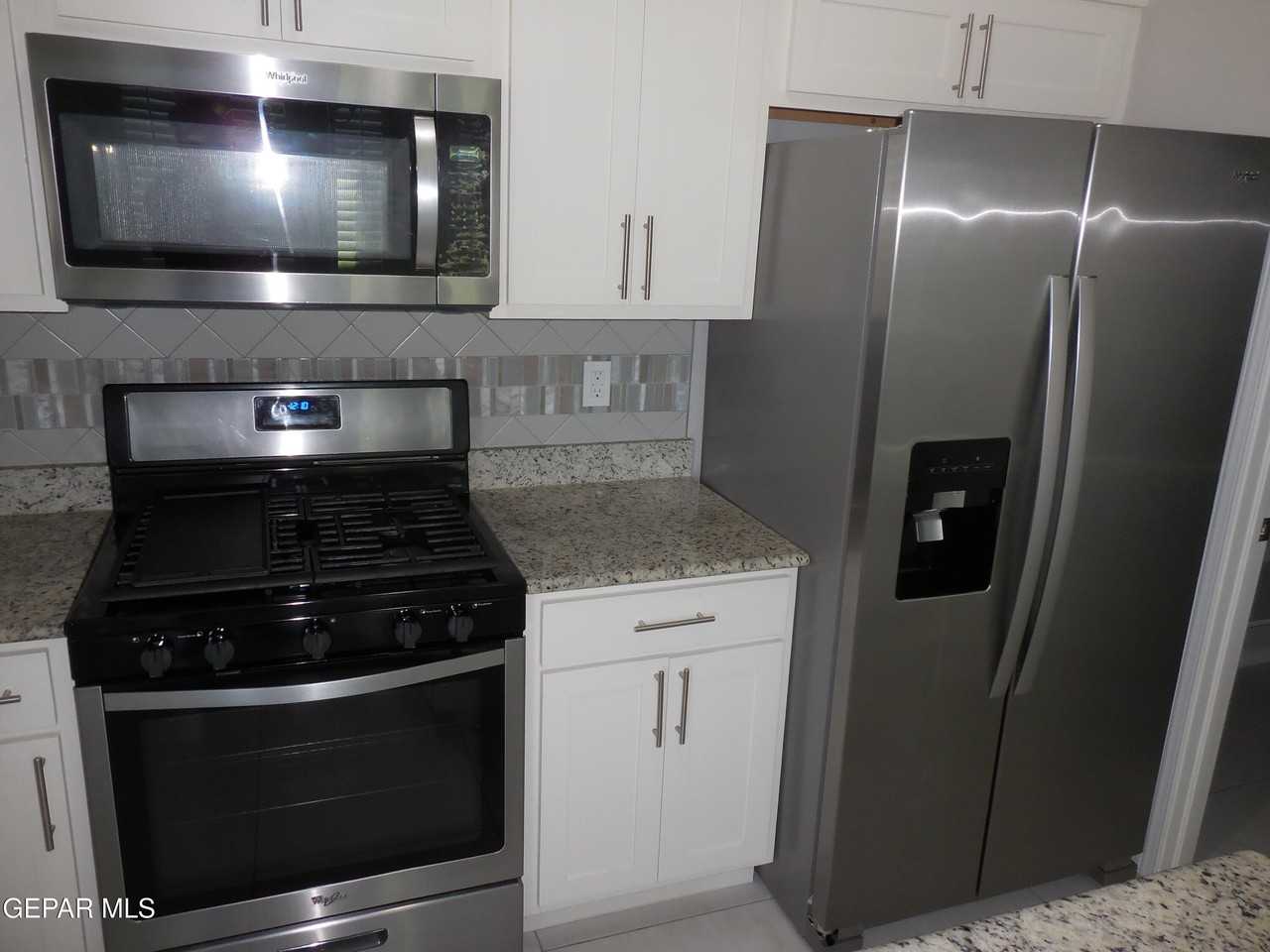 227 Ellesmere Way - Photo 6 of 42