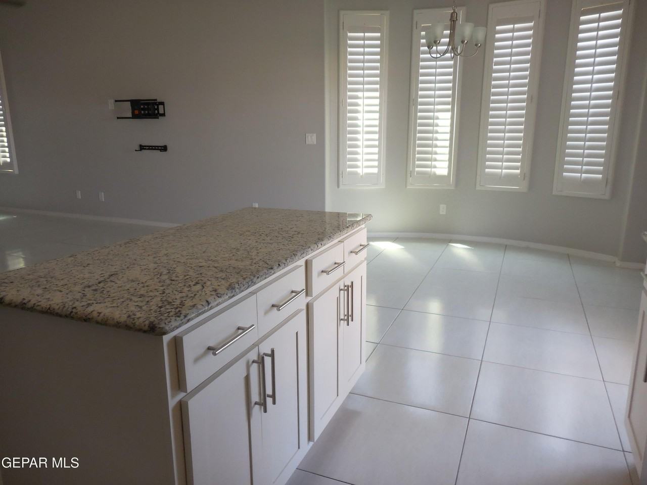 227 Ellesmere Way - Photo 7 of 42