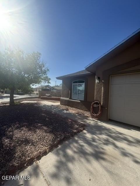 12720 Lorenzo Frias Dr - Photo 2 of 40