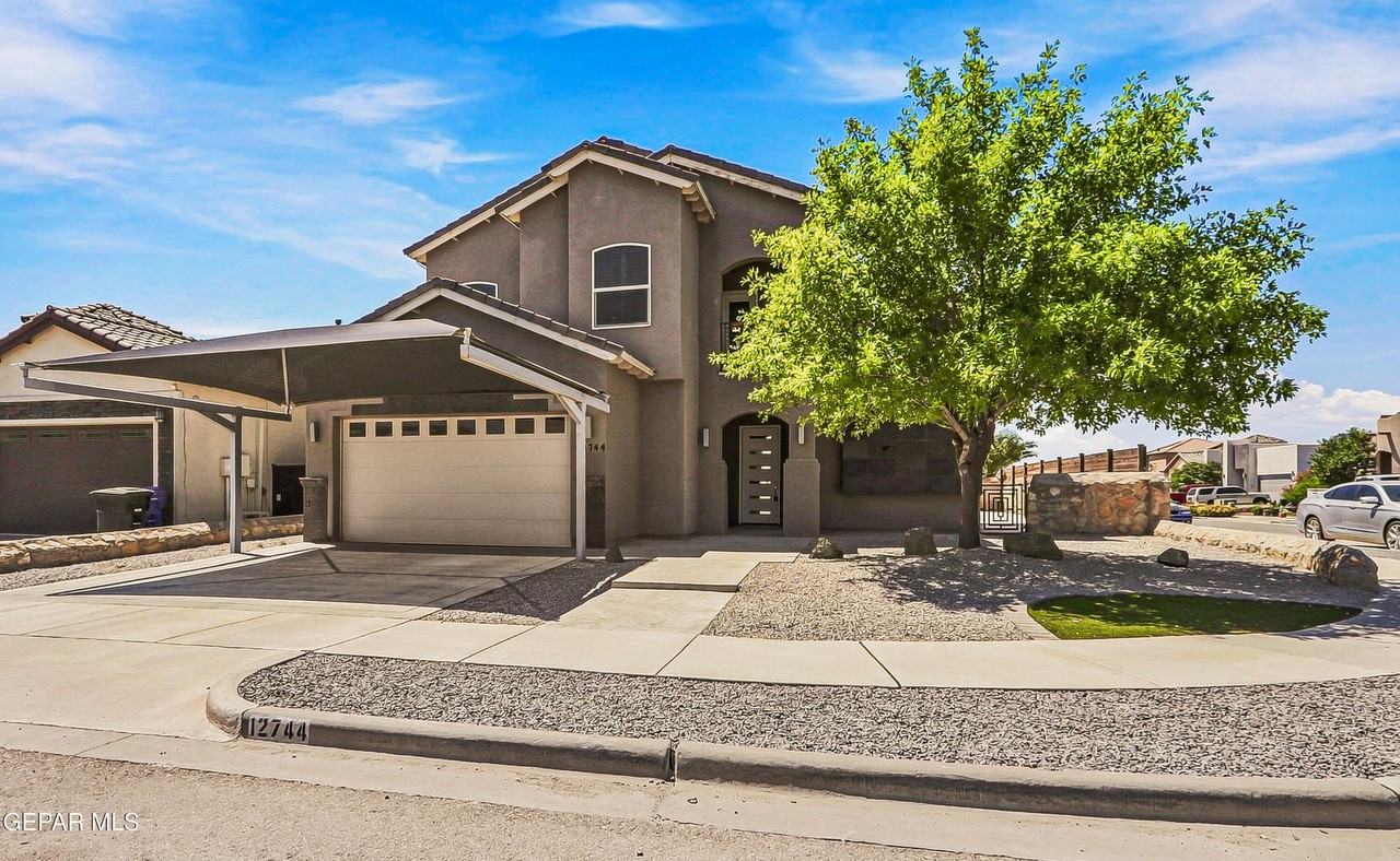 12744 Midland Ct - Photo 3 of 45
