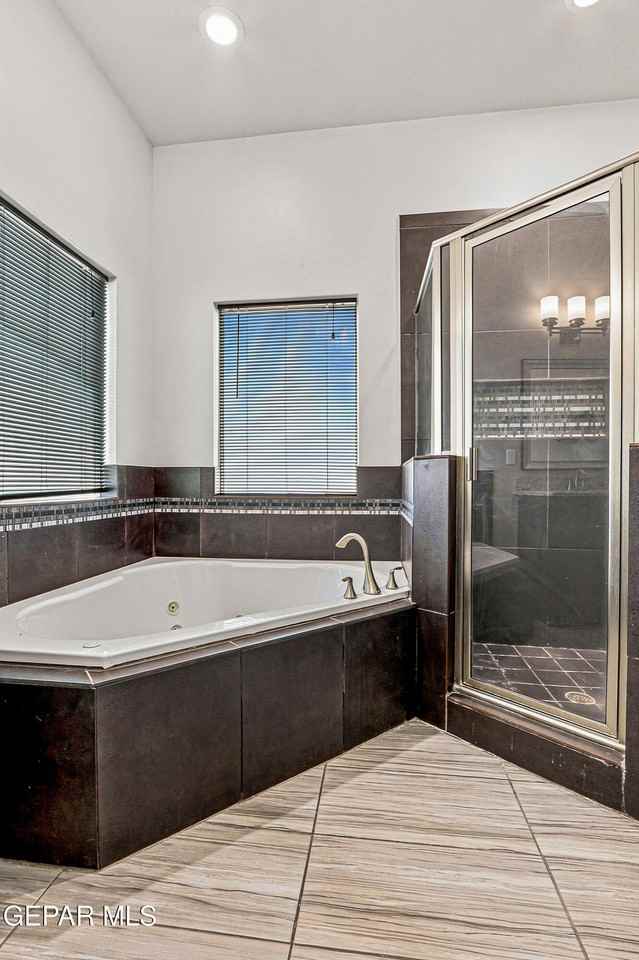 12744 Midland Ct - Photo 7 of 45