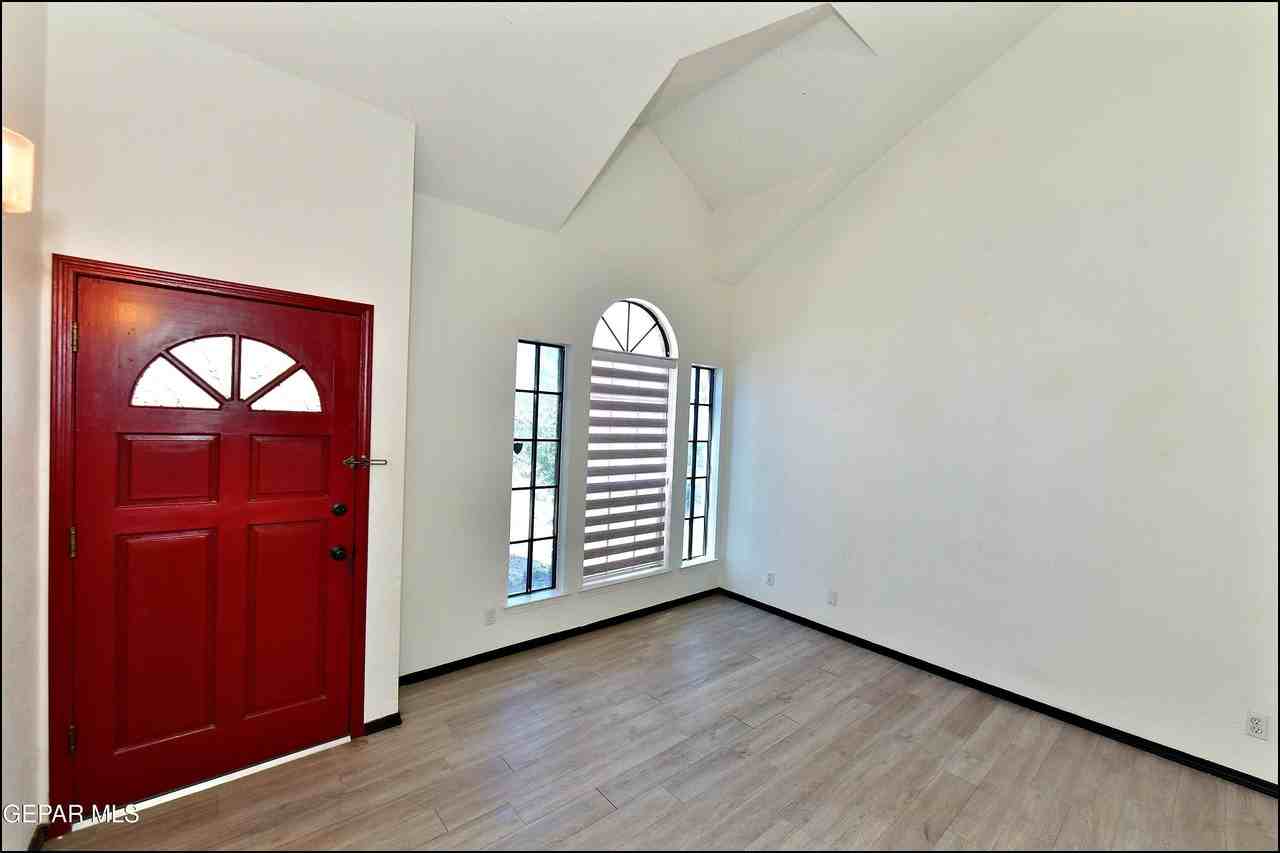 7249 Imperial Ridge Dr - Photo 7 of 50