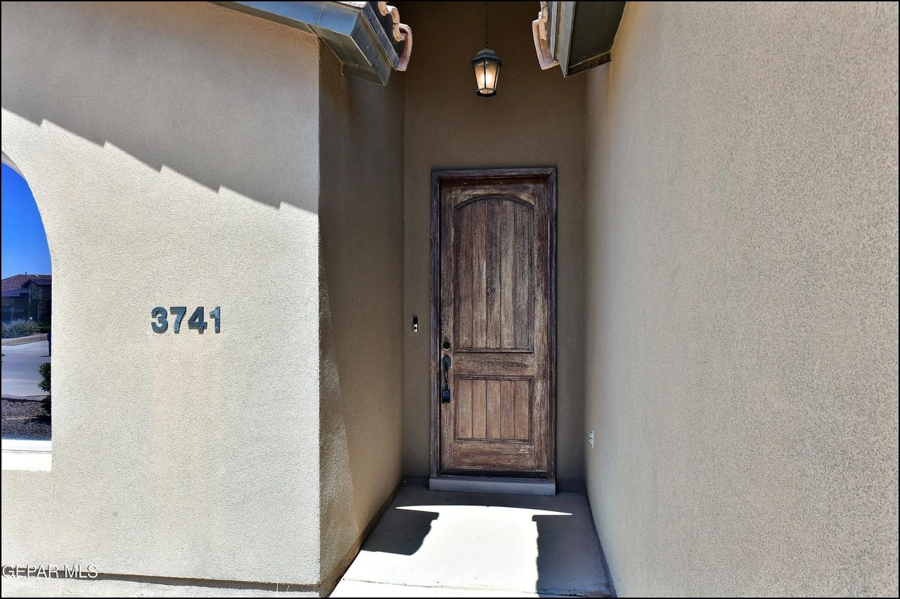 3741 Loma Adriana Dr - Photo 4 of 41