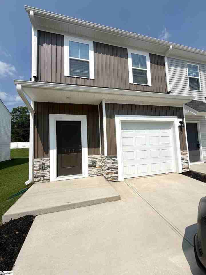 177 Randwick Ln - Photo 2 of 28
