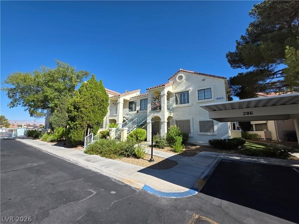 4865 S Torrey Pines Dr #106 - Photo 5 of 50