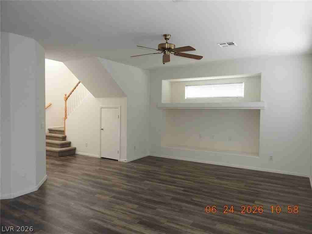 521 Dolphin Peak Ct - Photo 6 of 36