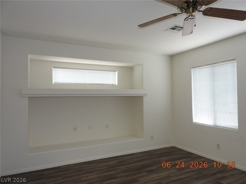 521 Dolphin Peak Ct - Photo 7 of 36