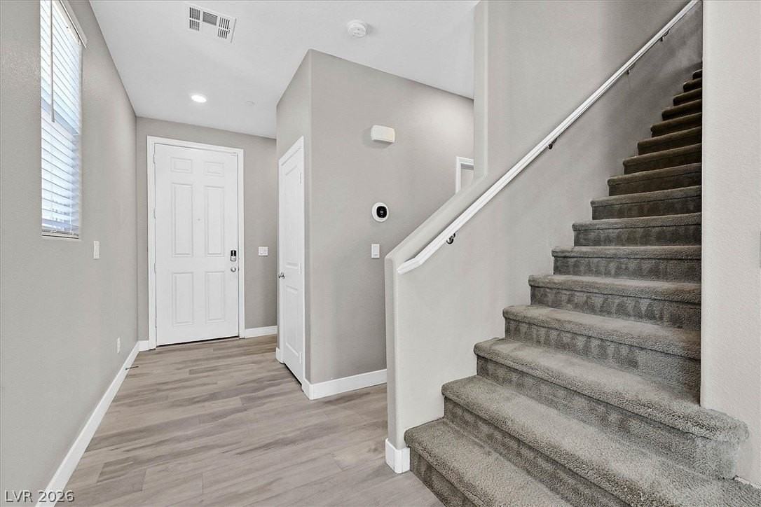 2823 Turnstone Ridge St - Photo 2 of 25