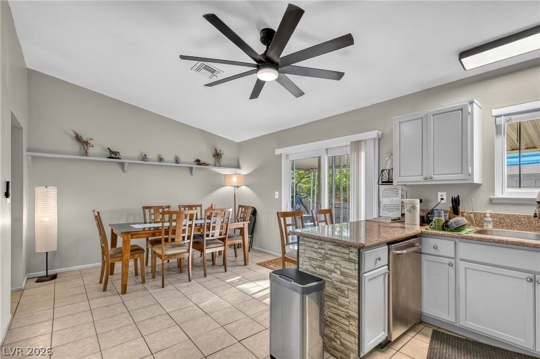 3730 Greenwood Dr - Photo 3 of 31