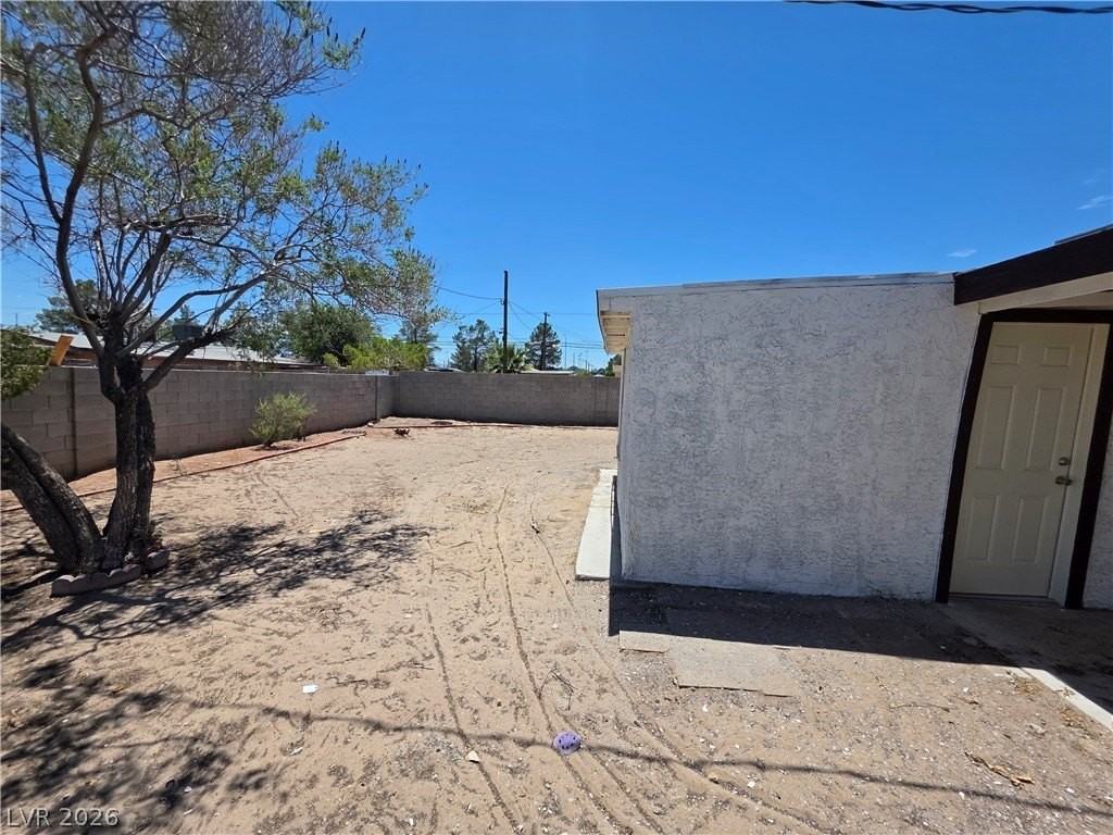 910 Magnolia Ave - Photo 7 of 48