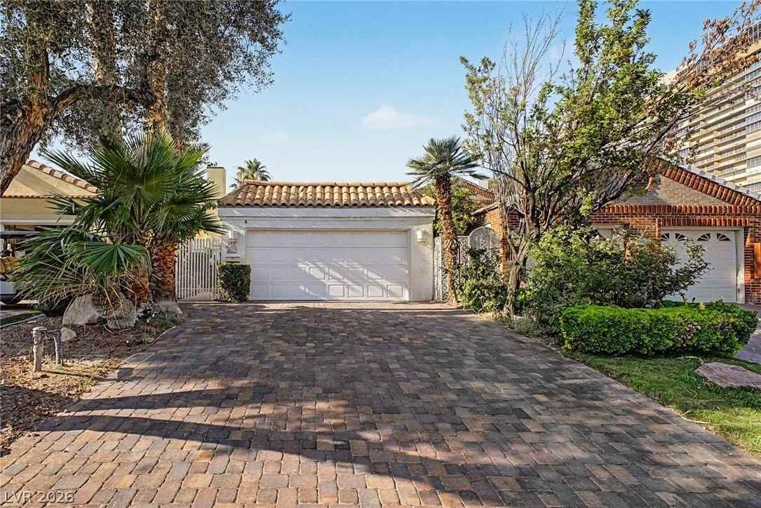 3159 Bel Air Dr - Photo 2 of 28