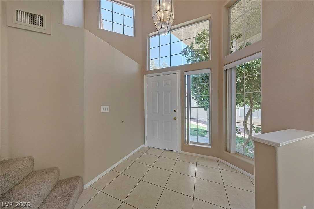 151 Kachina Dr - Photo 3 of 35