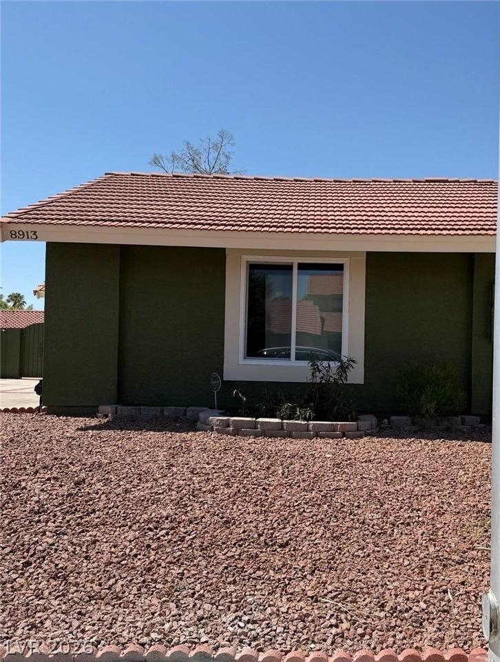 8913 Torcello Dr - Photo 2 of 5