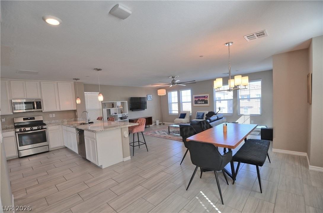 101 Campbelltown Ave - Photo 5 of 24