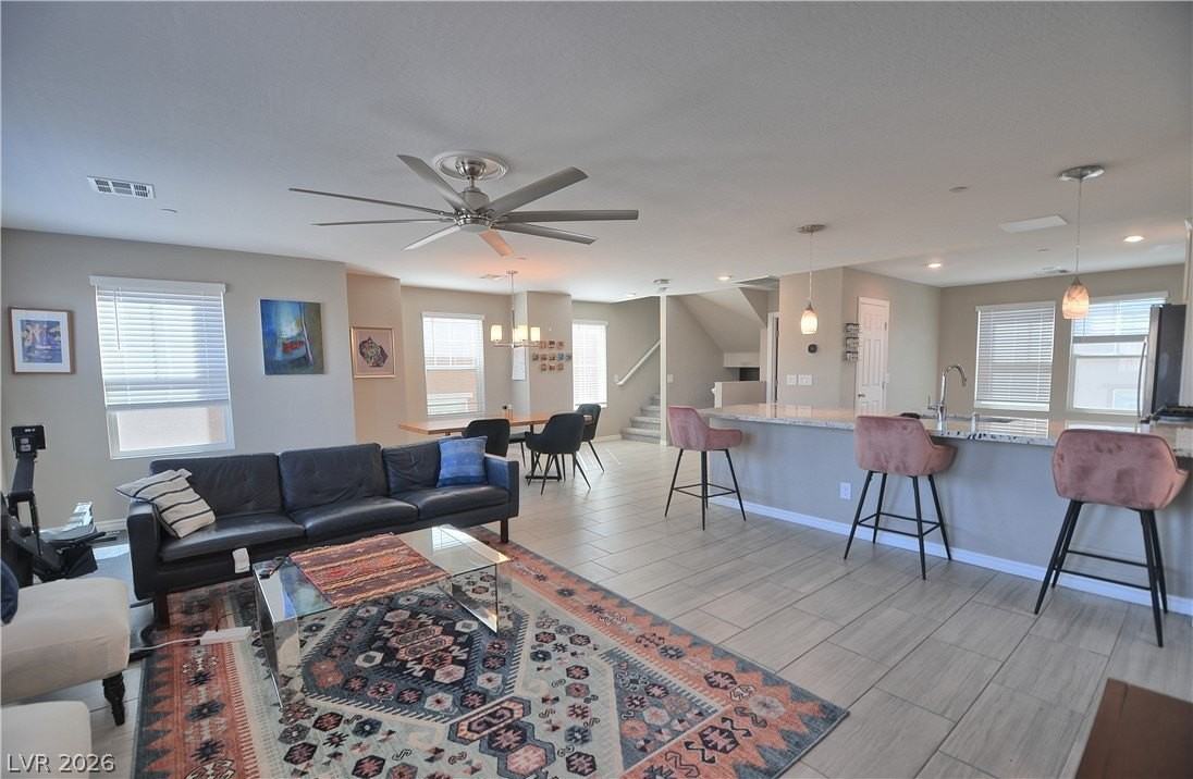101 Campbelltown Ave - Photo 6 of 24