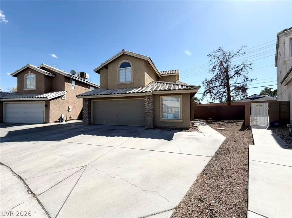 901 Golden Hawk Way - Photo 3 of 18