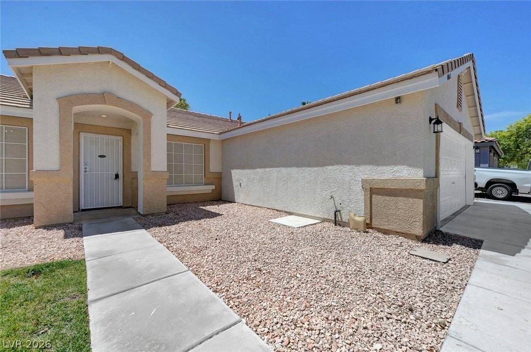 8863 Haviland Rd - Photo 4 of 46