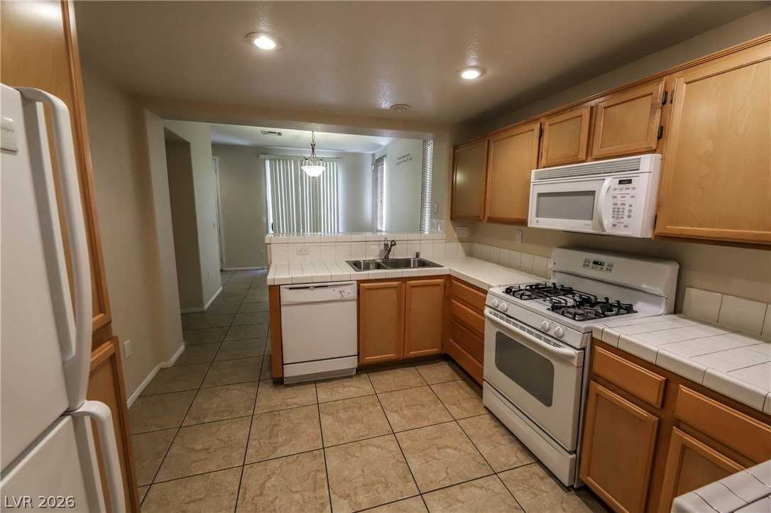 3955 Palm Beach St #101 - Photo 4 of 15