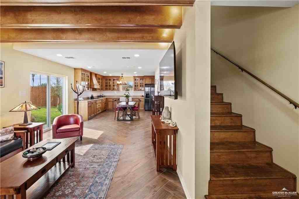 1408 Karen Dr #B - Photo 3 of 10
