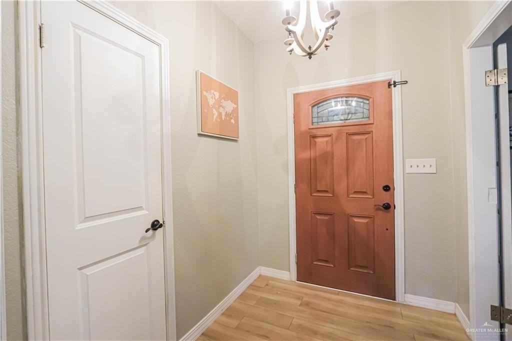 2306 Fox Run St - Photo 4 of 40