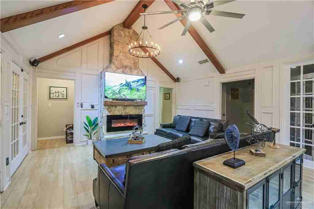 2306 Fox Run St - Photo 5 of 40