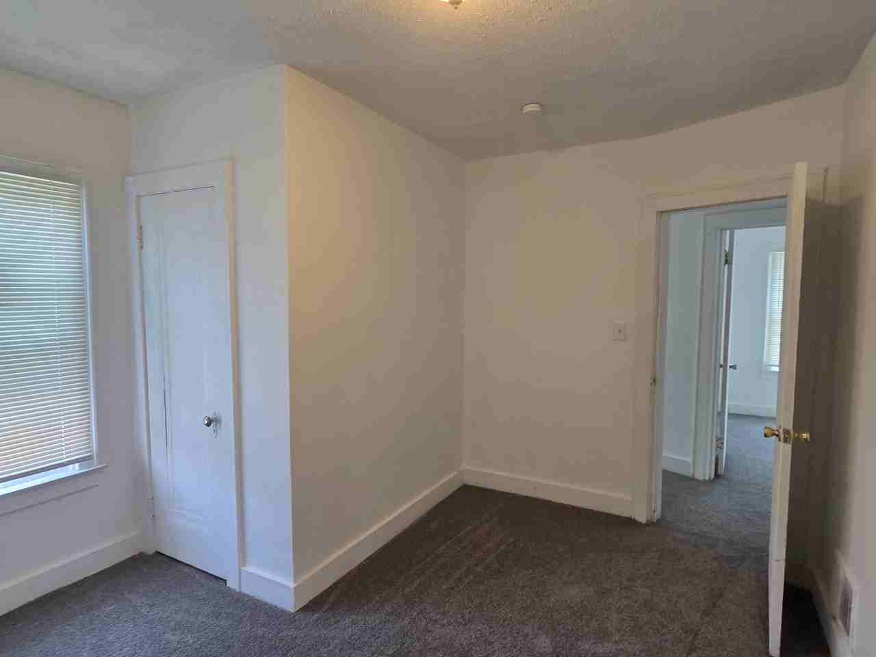 15757 Pinehurst St - Photo 3 of 23