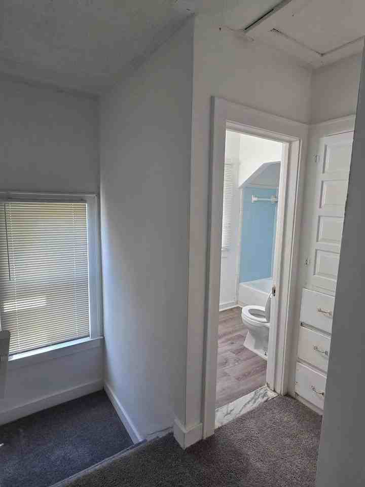 15757 Pinehurst St - Photo 4 of 23