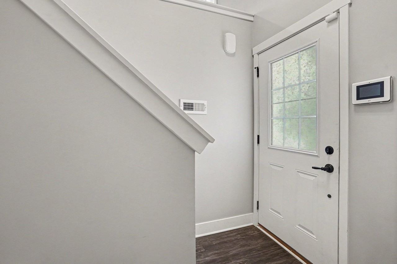 1193 Cooley Mill Ln - Photo 3 of 21