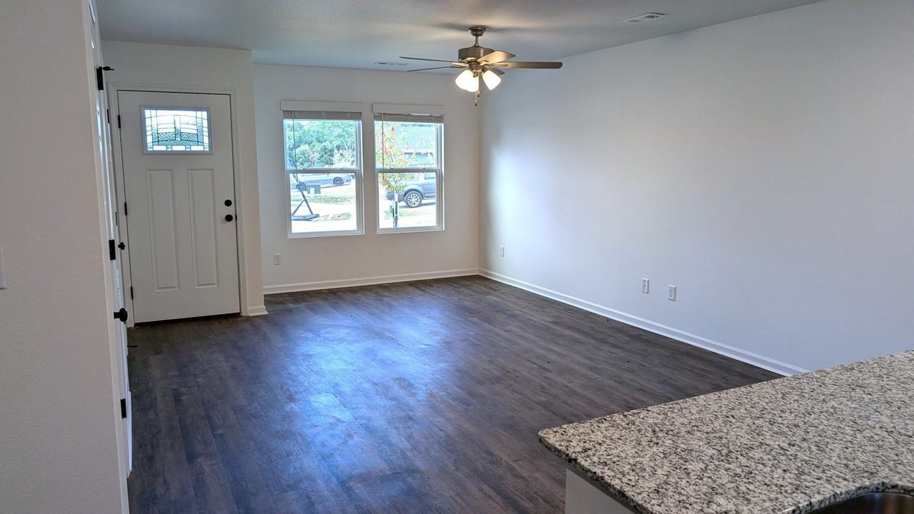1109 Downy Dr - Photo 3 of 15