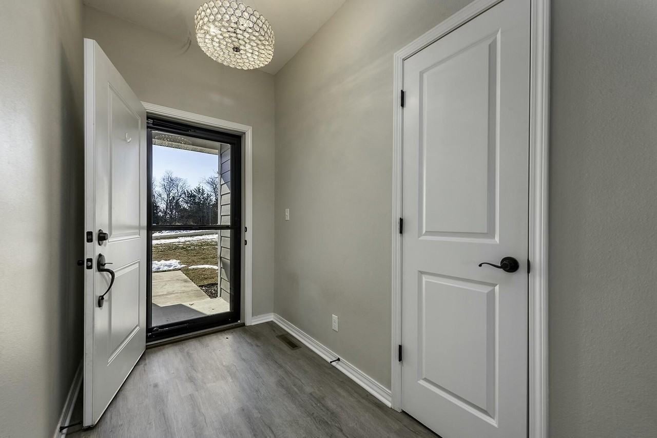 391 Highpoints Rdg - Photo 3 of 40