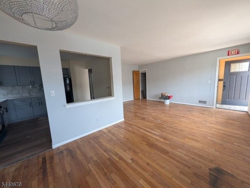 46 Sager Pl - Photo 5 of 14