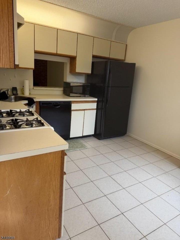 439 Penns Way - Photo 6 of 14