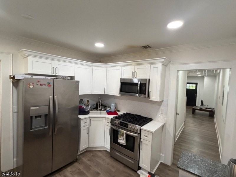 47 Lawrence Ave #B - Photo 3 of 12