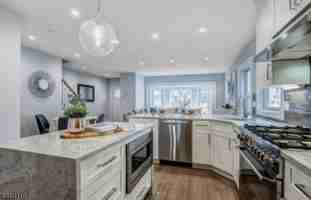 featured image of 35 Spring St #B