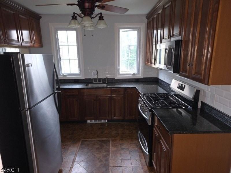 73 Curie Ave #2 - Photo 3 of 17