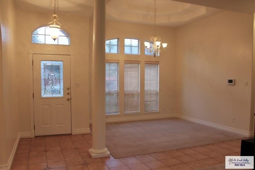 1418 Summerfield Ln - Photo 2 of 23
