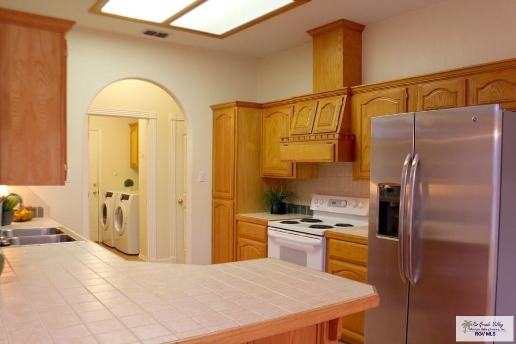 1418 Summerfield Ln - Photo 6 of 23