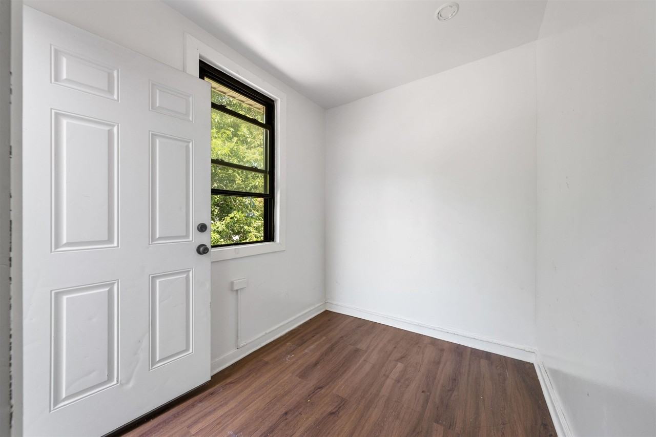 485 Cary St #2 - Photo 6 of 20