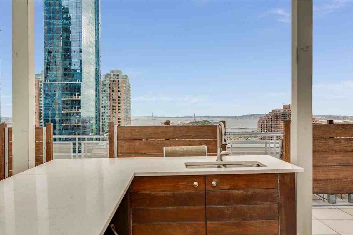 105 Greene St #1203 - Photo 5 of 8